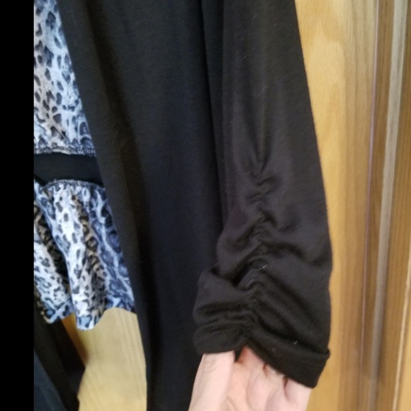 Xsmall BKE Grey Cheetah Back Cardigan - Picture 3 of 3